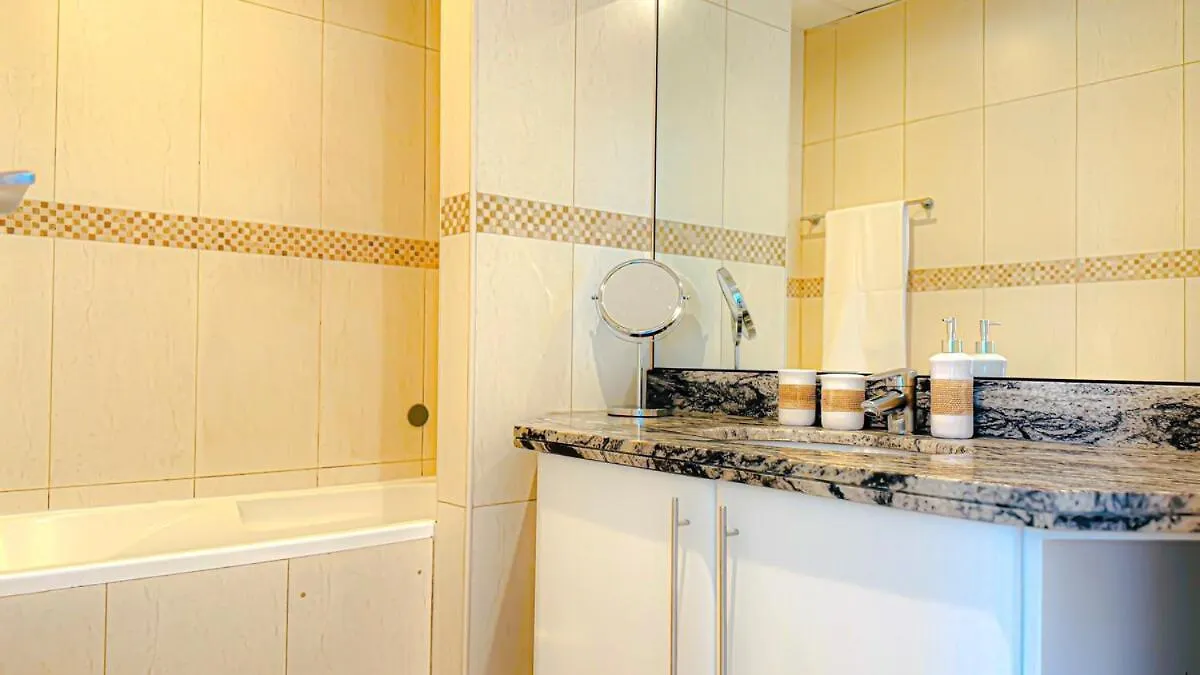 Sophisticated 2Br In Jlt - Walk To Metro & Lake Dubai Holiday home