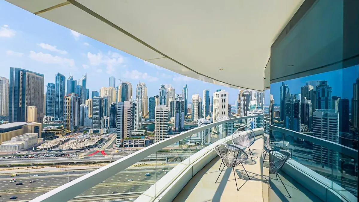 Sophisticated 2Br In Jlt - Walk To Metro & Lake Dubai