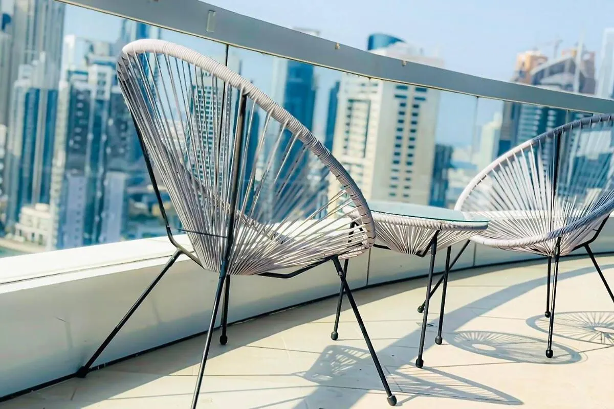 Sophisticated 2Br In Jlt - Walk To Metro & Lake Dubai